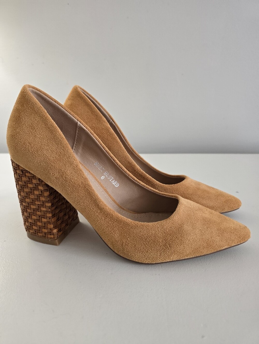 Vici Women’s Tan Suede Pointed-Toe Block Heel Pumps 6